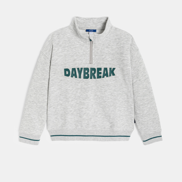 سويت شيرت بياقة عالية وعليه رسالة، اللون رمادي، للأولاد